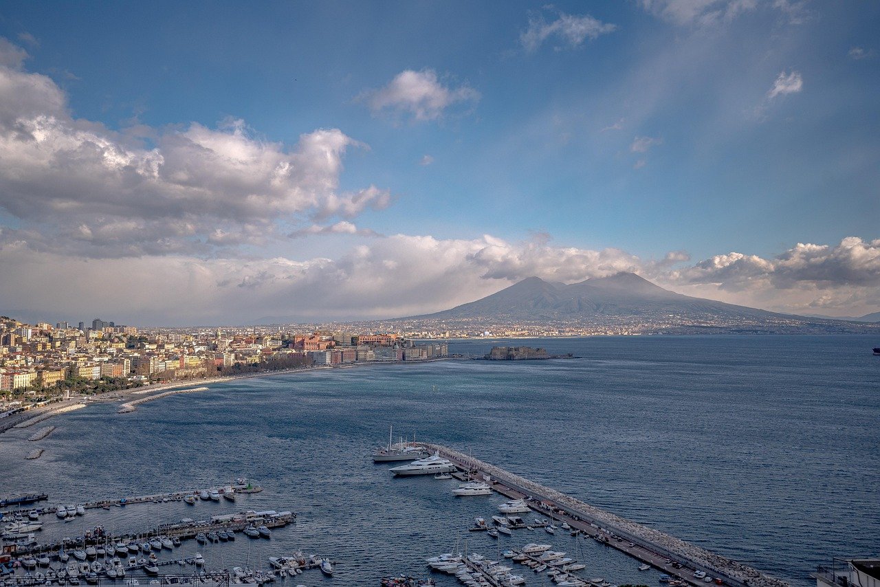 Palazzo Donn’Anna beach